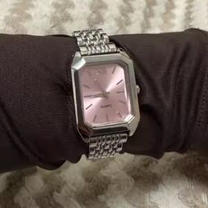 Classic Silver Pink Quartz Watch — Pink Dial & Linked Bracelet